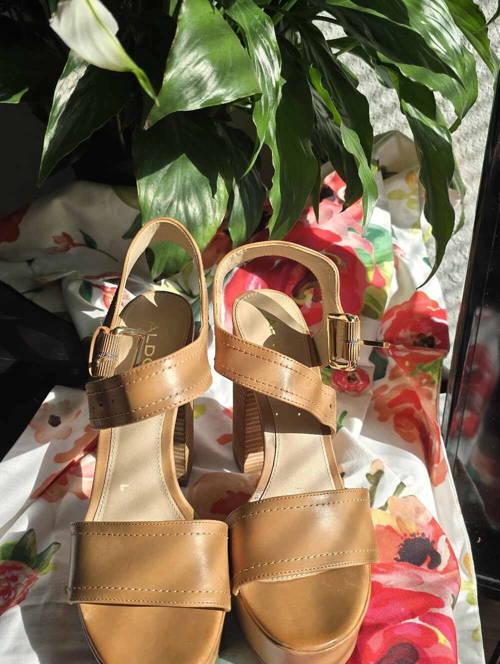 ALDO Tan Leather Slingback Sandals w/ Gold Buckle — Size 7.5